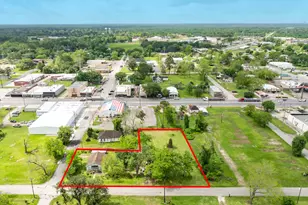 233 Hamilton St, West Columbia, TX 77486 - Photo 3
