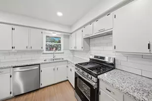 5002 Cedar Creek Dr, Dickinson, TX 77539 - Photo 9