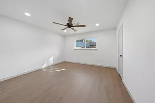 5002 Cedar Creek Dr, Dickinson, TX 77539 - Photo 25