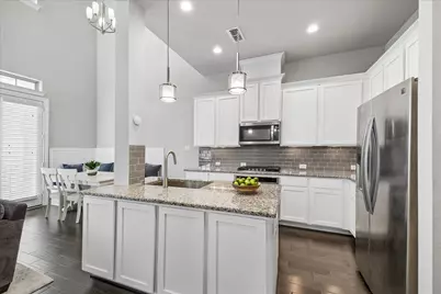 1702 Oak Leaf Pass Drive, Houston, TX 77055 - Photo 5