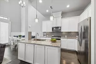 1702 Oak Leaf Pass Dr, Houston, TX 77055 - Photo 5