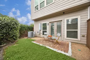 1702 Oak Leaf Pass Dr, Houston, TX 77055 - Photo 21