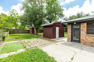 108 Avenue E, Brazoria, TX 77422 - Photo 19