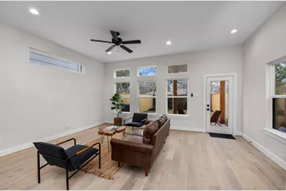 209 E 43rd Street, Houston, TX 77018 - Photo 13