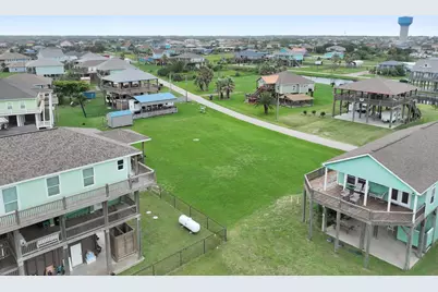 1966 Avenue G, Crystal Beach, TX 77650 - Photo 13