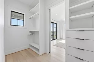 10818 Sweetwater Cove Blvd, Galveston, TX 77554 - Photo 19