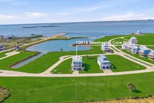 10818 Sweetwater Cove Blvd, Galveston, TX 77554 - Photo 33