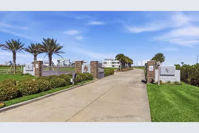 10818 Sweetwater Cove Boulevard, Galveston, TX 77554 - Photo 3