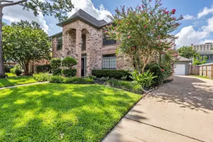 11727 Pecan Creek Dr, Houston, TX 77043 - Photo 3