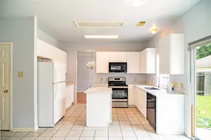 219 Birch Hill Dr, Sugar Land, TX 77479 - Photo 13