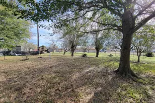 1610 Maryon St, Baytown, TX 77523 - Photo 47