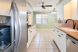 1610 Maryon St, Baytown, TX 77523 - Photo 9