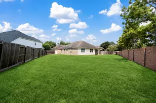 2909 Castleton Bay Ln, Pearland, TX 77584 - Photo 5