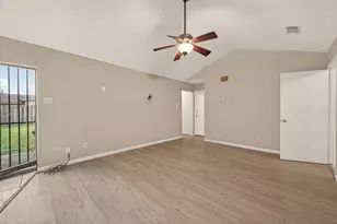 12811 Roandale Dr, Houston, TX 77048 - Photo 5