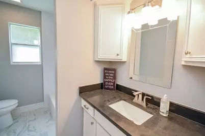 8518 Braesview Lane, Houston, TX 77071 - Photo 17