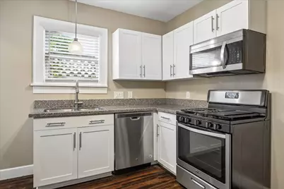 12 Greenwood Street #B, Houston, TX 77011 - Photo 9