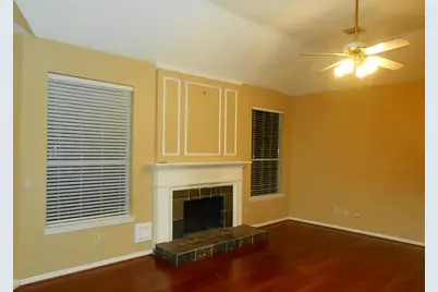 6 Windfern Place, The Woodlands, TX 77382 - Photo 5