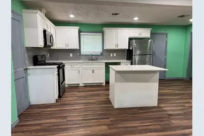 5846 Westover Street, Houston, TX 77033 - Photo 3