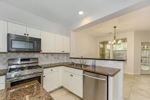 158 N Magnolia Pond Pl, The Woodlands, TX 77381 - Photo 11