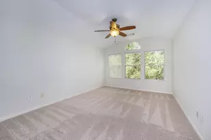 158 N Magnolia Pond Pl, The Woodlands, TX 77381 - Photo 13