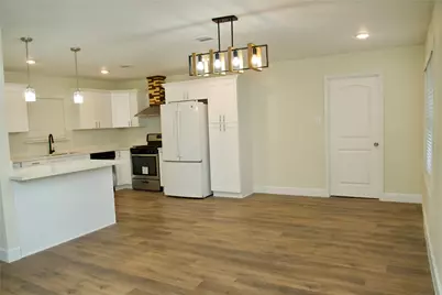 2405 Byron Avenue, Pearland, TX 77581 - Photo 3