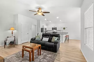 304 Del Monte Dr, Huntsville, TX 77320 - Photo 9