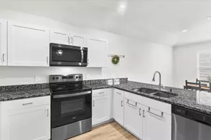 304 Del Monte Dr, Huntsville, TX 77320 - Photo 11