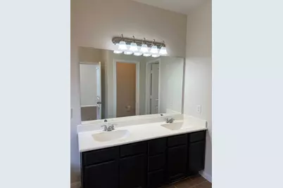 1238 S Maple Drive, Katy, TX 77493 - Photo 5