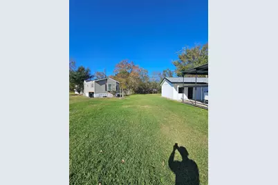 1305 Stowell Street, Anahuac, TX 77514 - Photo 7