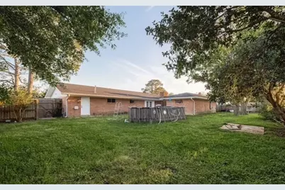 4800 Country Club View, Baytown, TX 77521 - Photo 33