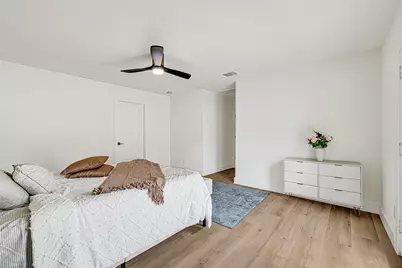 10710 Candlewood Drive, Houston, TX 77042 - Photo 13