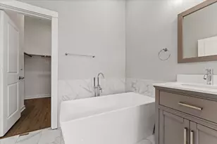 802 Berry Sage Ln, Houston, TX 77022 - Photo 15