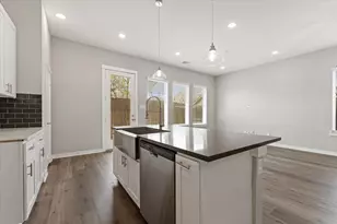 802 Berry Sage Ln, Houston, TX 77022 - Photo 9