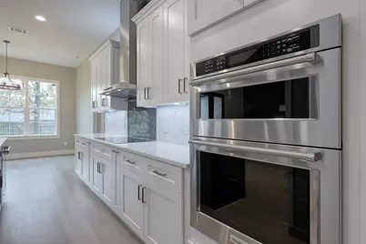 2421 Crosstimbers Street, Huntsville, TX 77320 - Photo 19