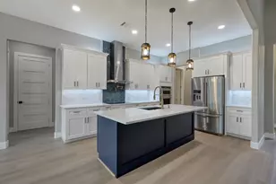 2421 Crosstimbers St, Huntsville, TX 77320 - Photo 13