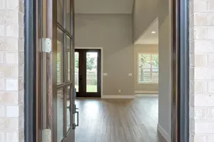 2421 Crosstimbers St, Huntsville, TX 77320 - Photo 5