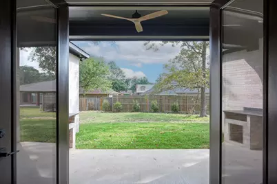 2421 Crosstimbers Street, Huntsville, TX 77320 - Photo 45