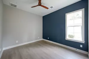 2421 Crosstimbers St, Huntsville, TX 77320 - Photo 37