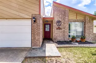 10930 Maple Rock Dr, Humble, TX 77396 - Photo 3