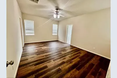 10511 Rustling Villas Lane, Houston, TX 77075 - Photo 7
