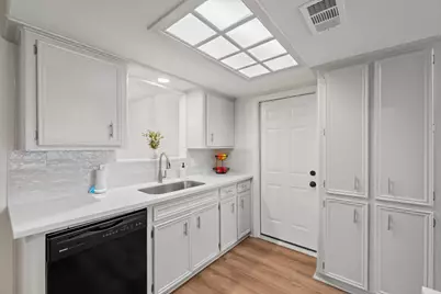 9231 Rockcliff Drive, Houston, TX 77037 - Photo 11