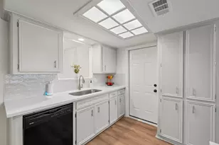 9231 Rockcliff Dr, Houston, TX 77037 - Photo 11