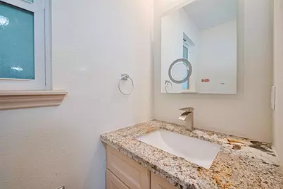 982 W Donovan Street, Houston, TX 77091 - Photo 17