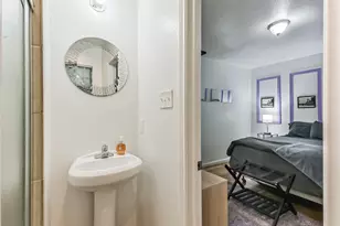 402 Bomar St, Houston, TX 77006 - Photo 13