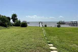 415 2nd St, San Leon, TX 77539 - Photo 3