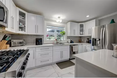 5205 Irvington Boulevard, Houston, TX 77009 - Photo 3