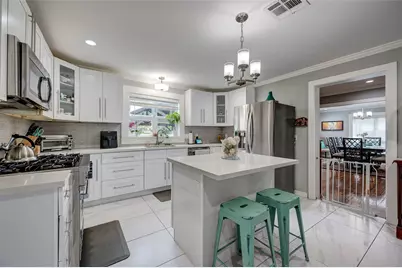 5205 Irvington Boulevard, Houston, TX 77009 - Photo 9