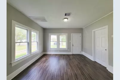 605 N Avenue A, Freeport, TX 77541 - Photo 3
