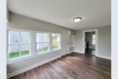 605 N Avenue A, Freeport, TX 77541 - Photo 9