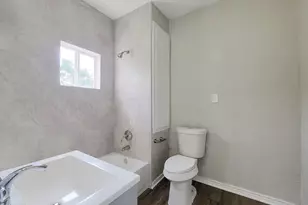 605 N Avenue A, Freeport, TX 77541 - Photo 25